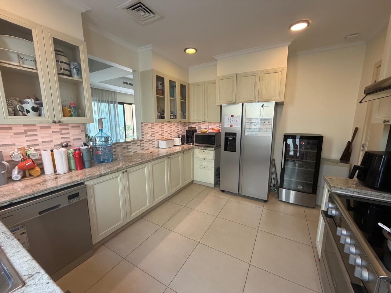 5 Bedrooms Villa in Lila