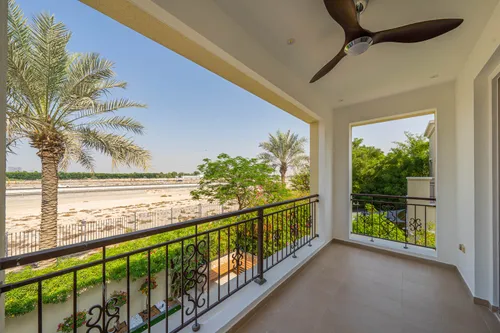 3 Bedrooms Villa in Lila