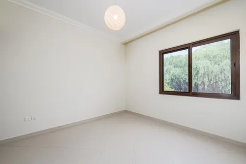 6 Bedrooms Villa in Yasmin