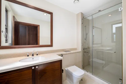 6 Bedrooms Villa in Yasmin