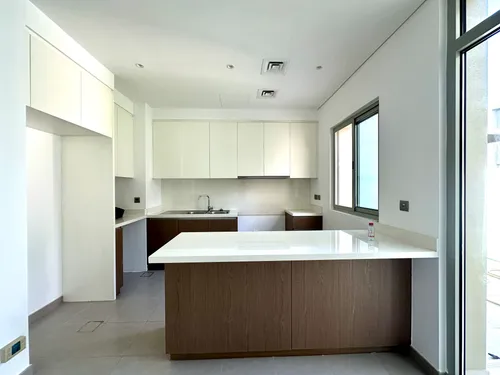 3 Bedrooms Townhouse in Reem Community