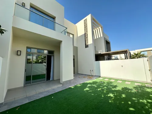 3 Bedrooms Townhouse in Reem Community