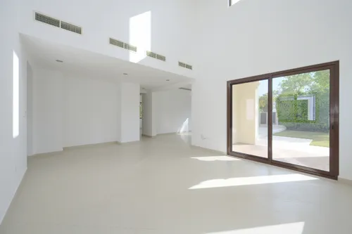 5 Bedrooms Villa in Yasmin