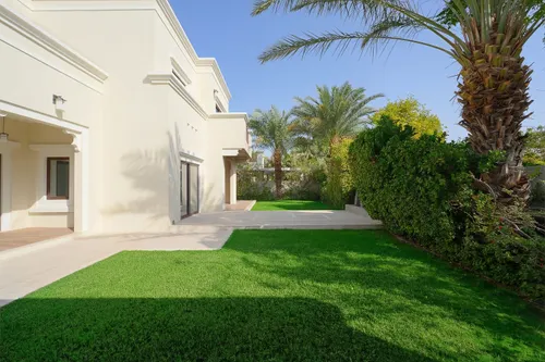 5 Bedrooms Villa in Yasmin