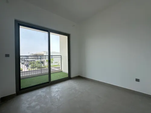3 Bedrooms Townhouse in Camelia 2