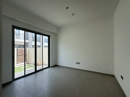3 Bedrooms Townhouse in Camelia 2