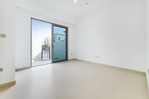 3 Bedrooms Townhouse in Camelia 2