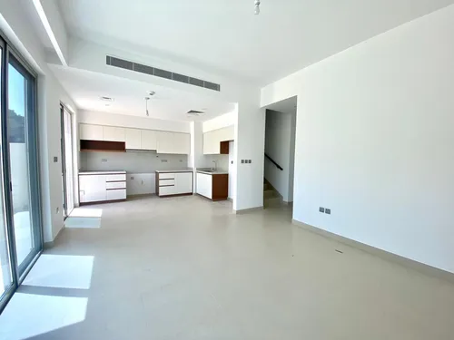 3 Bedrooms Townhouse in Camelia 2