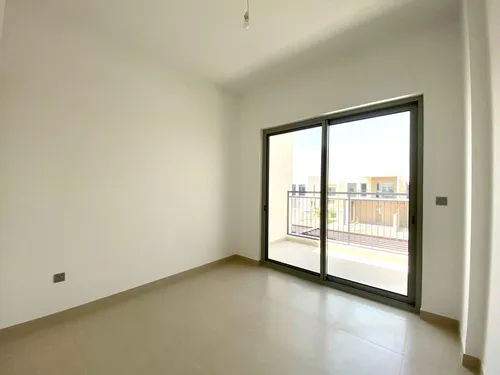 3 Bedrooms Townhouse in Camelia 2