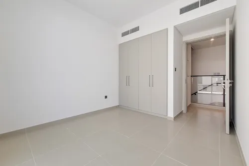 4 Bedrooms Townhouse in Joy