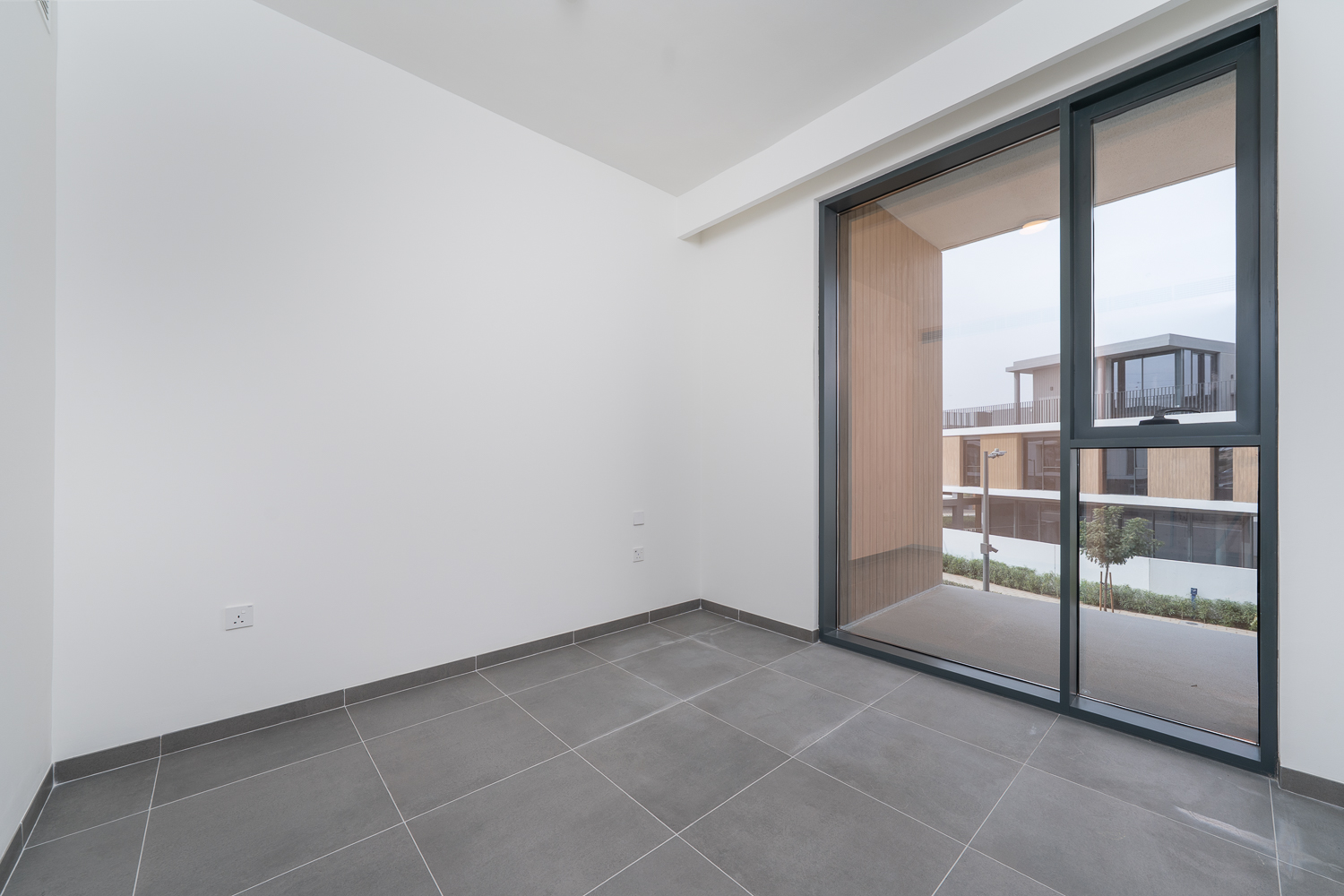 4 Bedrooms Townhouse in June