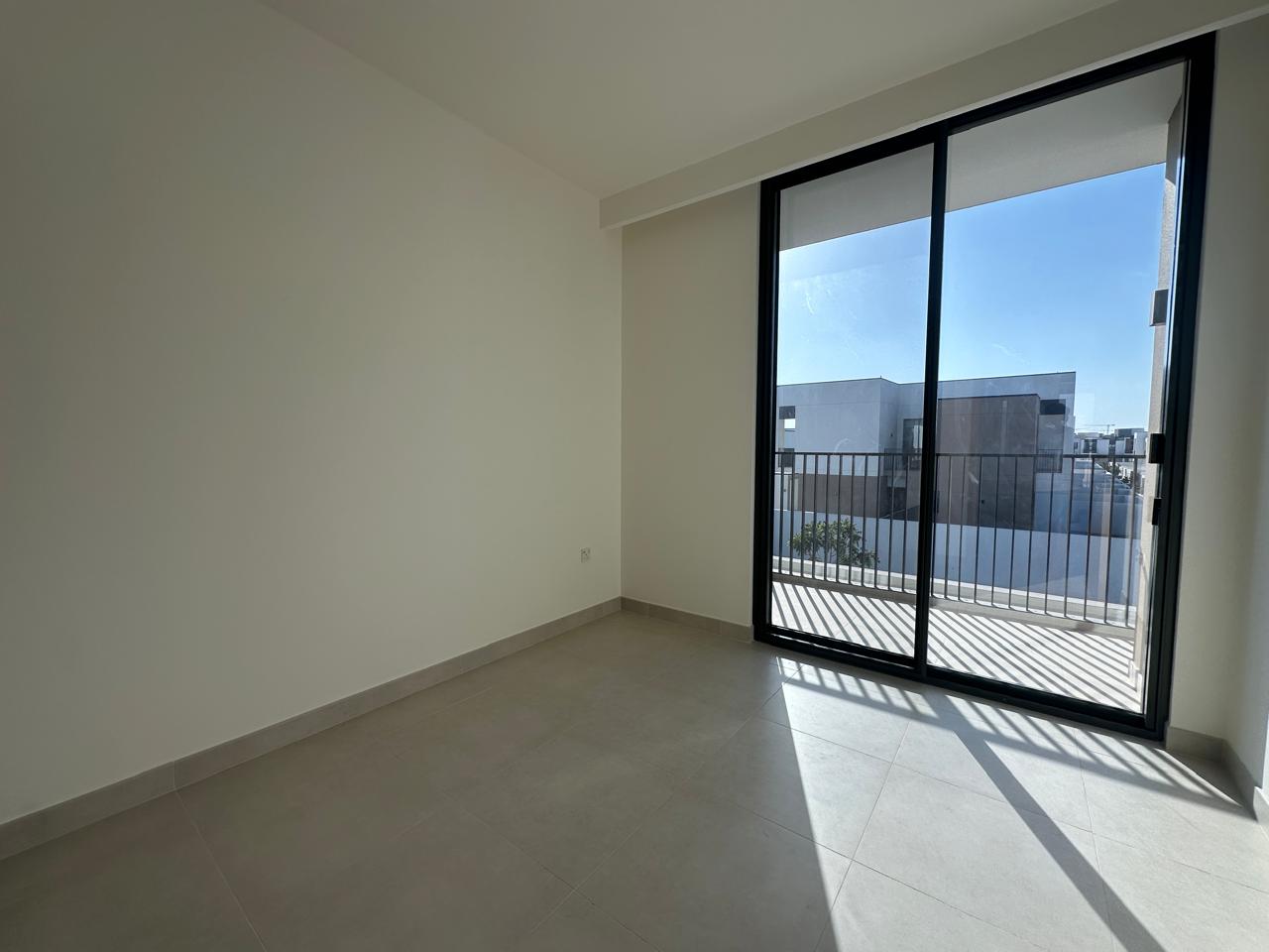 3 Bedrooms Townhouse in Raya