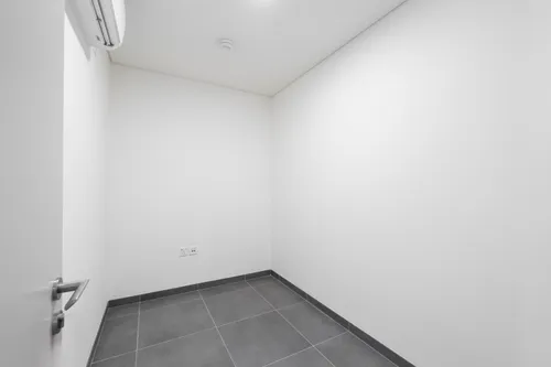 5 Bedrooms Townhouse in June