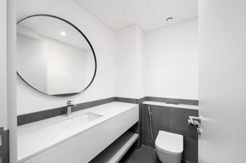 5 Bedrooms Townhouse in June