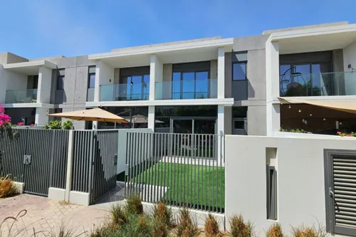 3 Bedrooms Townhouse in Ruba