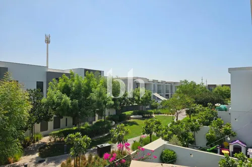 Backing Park | 4 Cheque | Modern | Maids Room