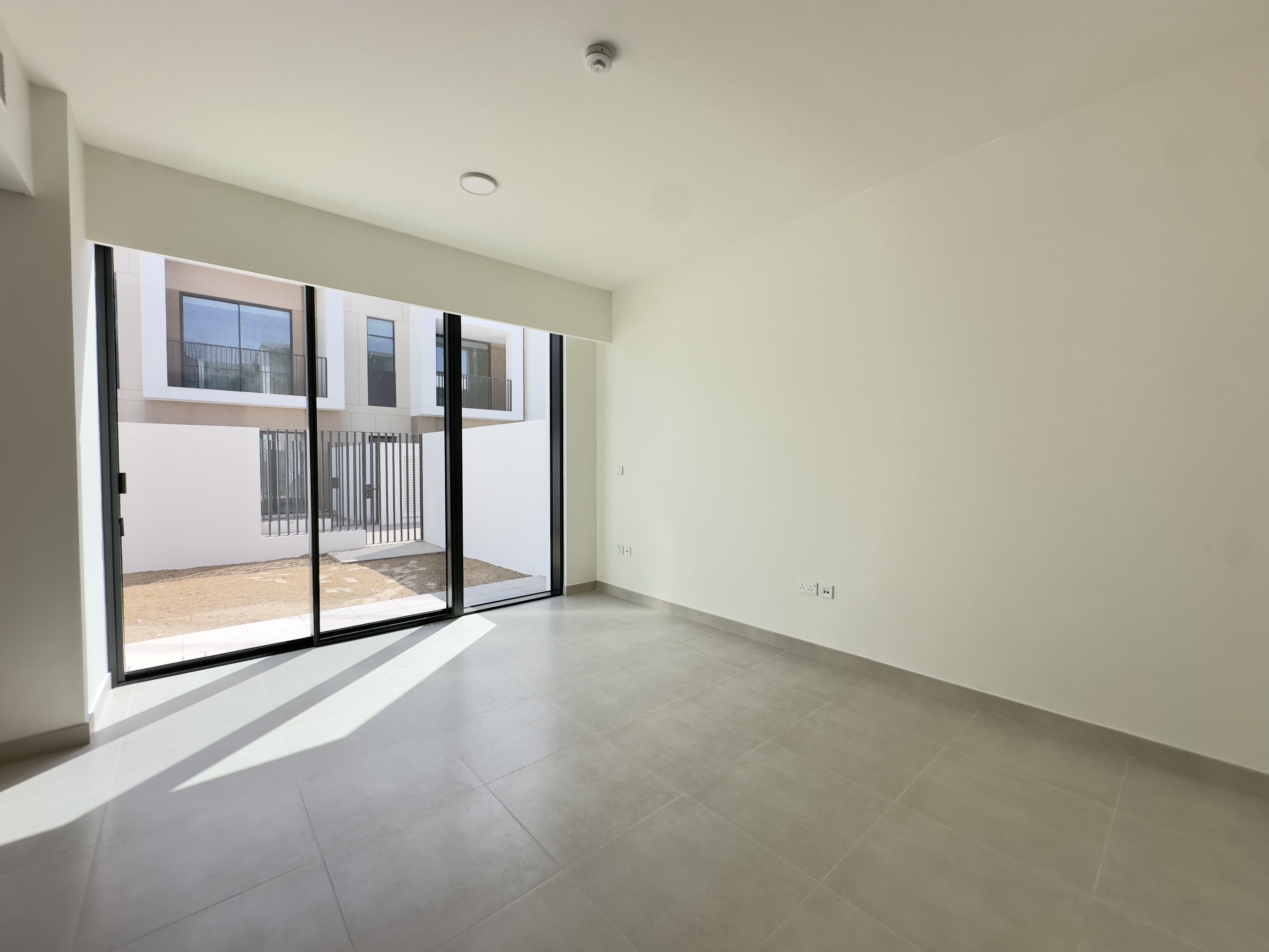 3 Bedrooms Townhouse in Raya