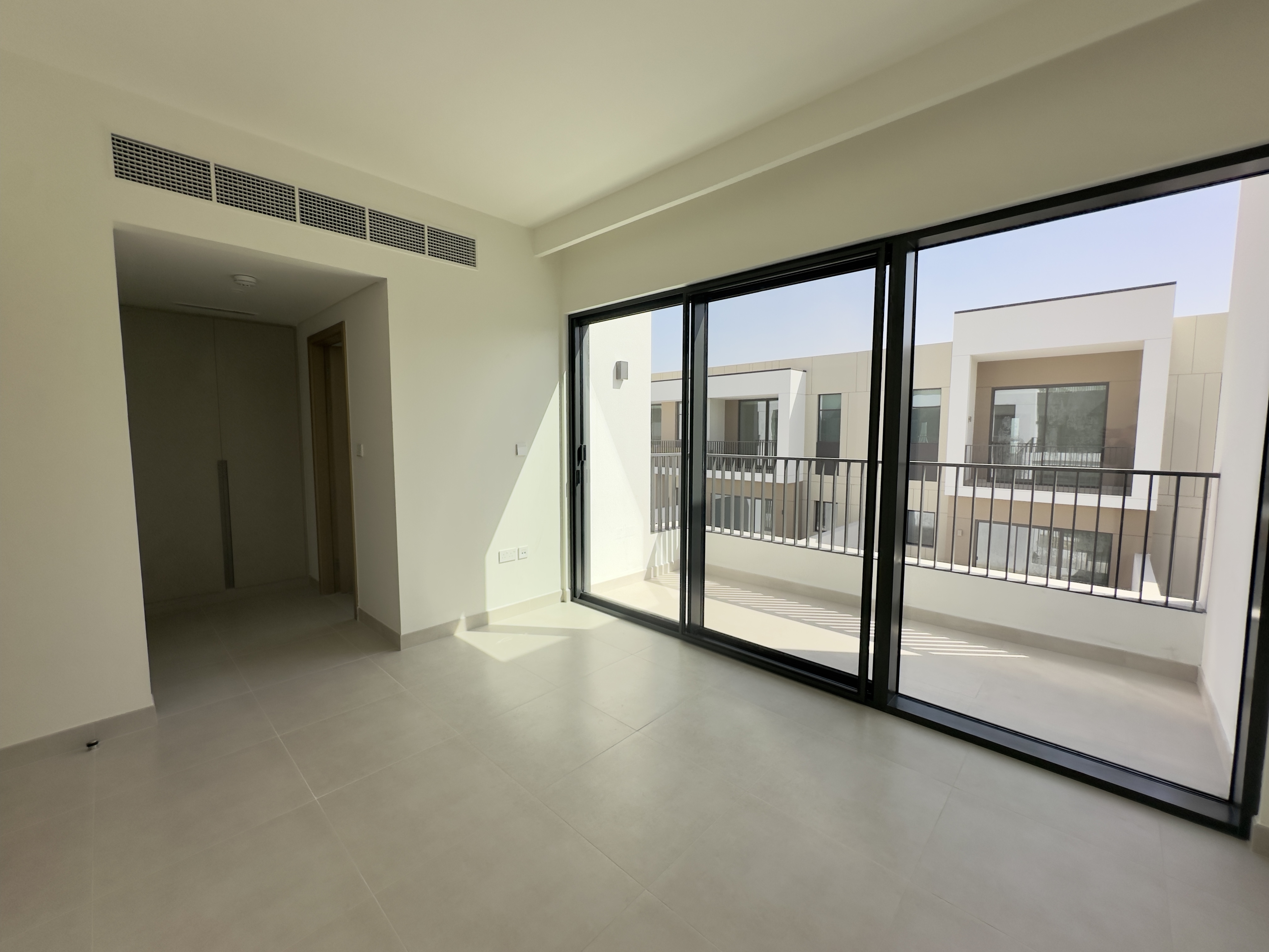 3 Bedrooms Townhouse in Raya