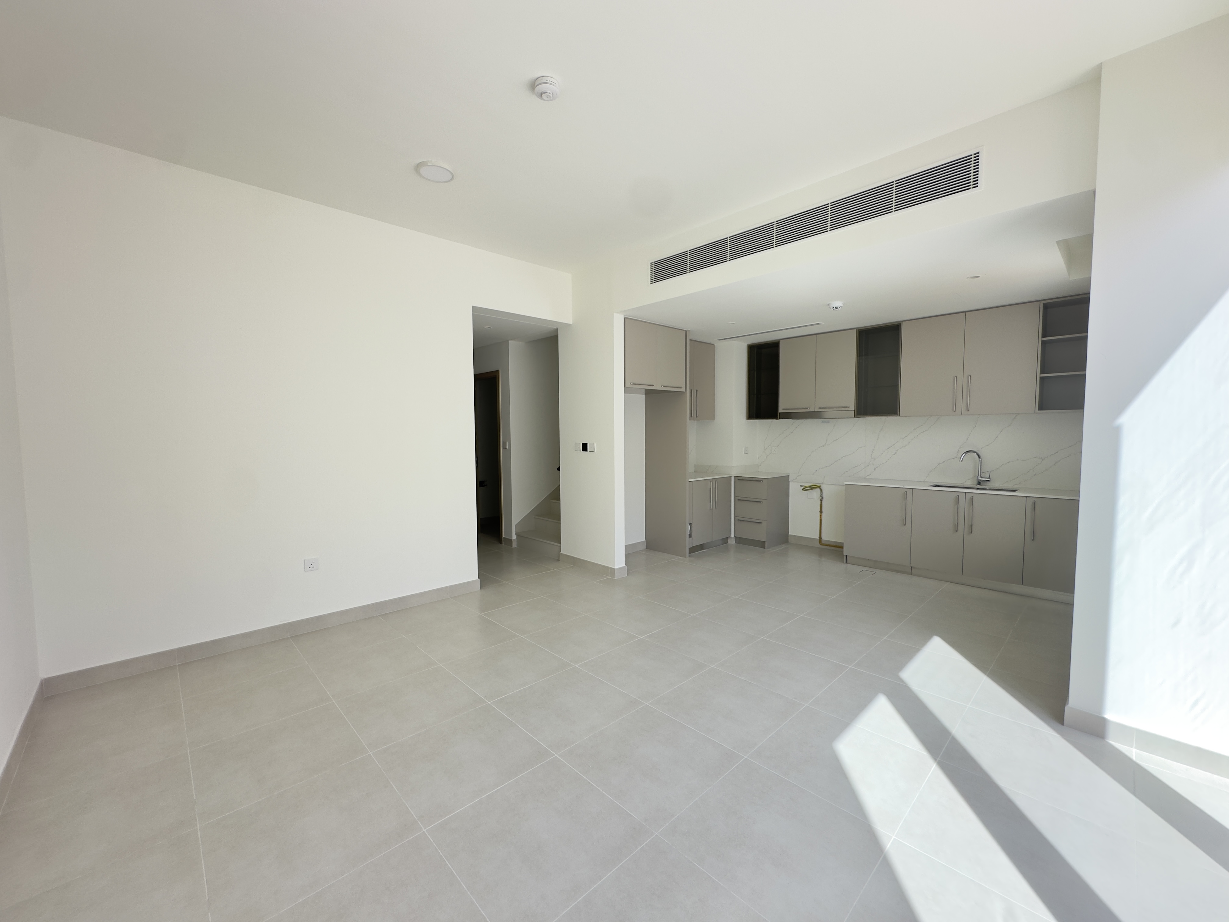 3 Bedrooms Townhouse in Raya