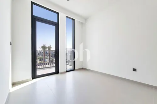 Near Pool and Park | Internal Location