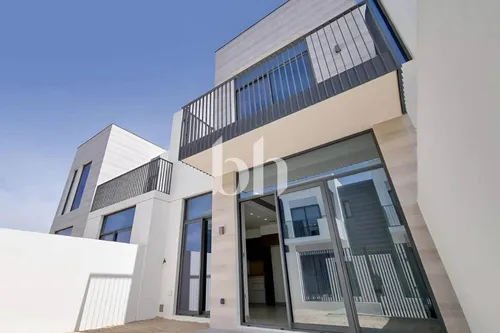 Near Pool and Park | Internal Location