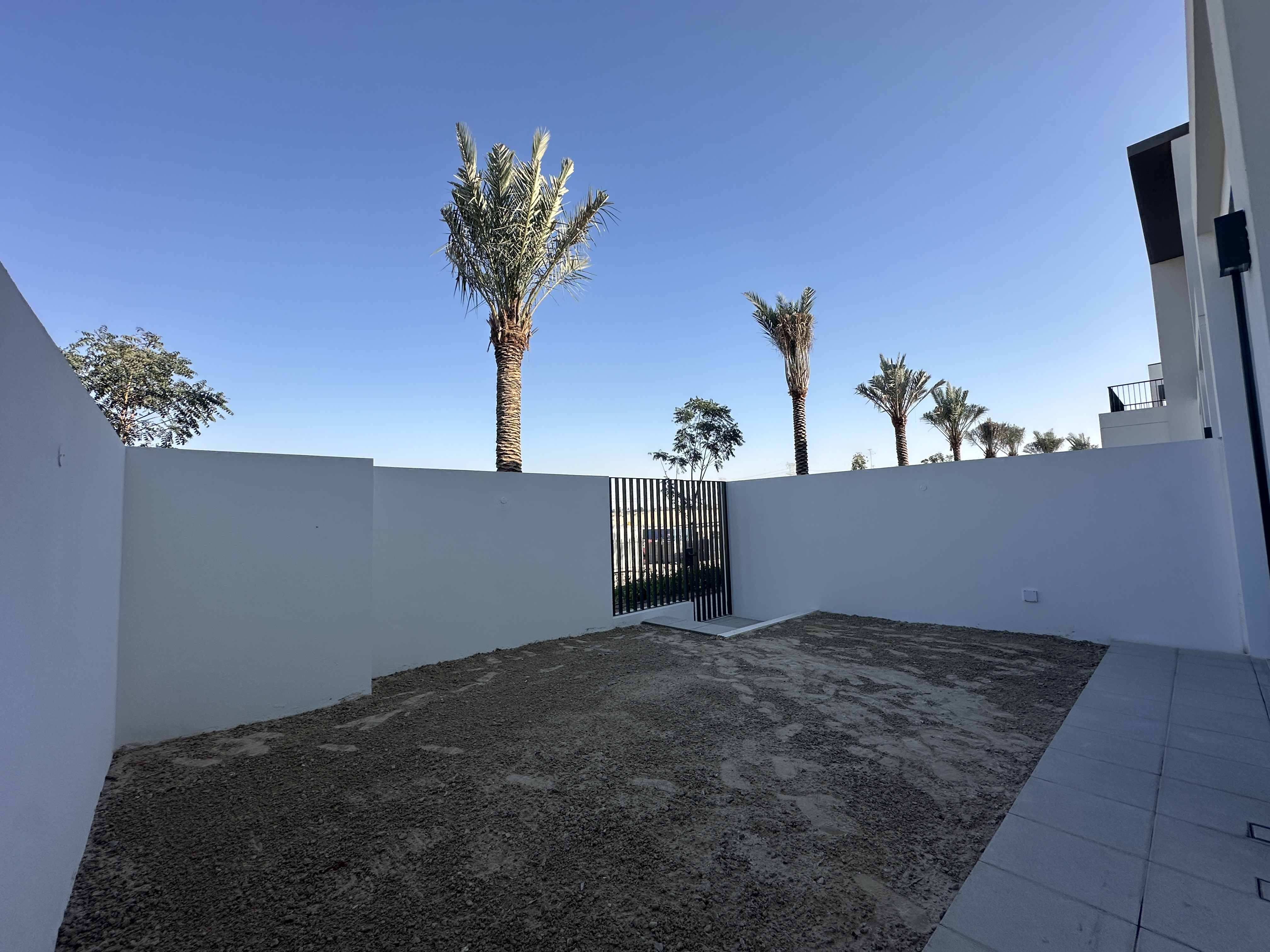 3 Bedrooms Townhouse in Raya