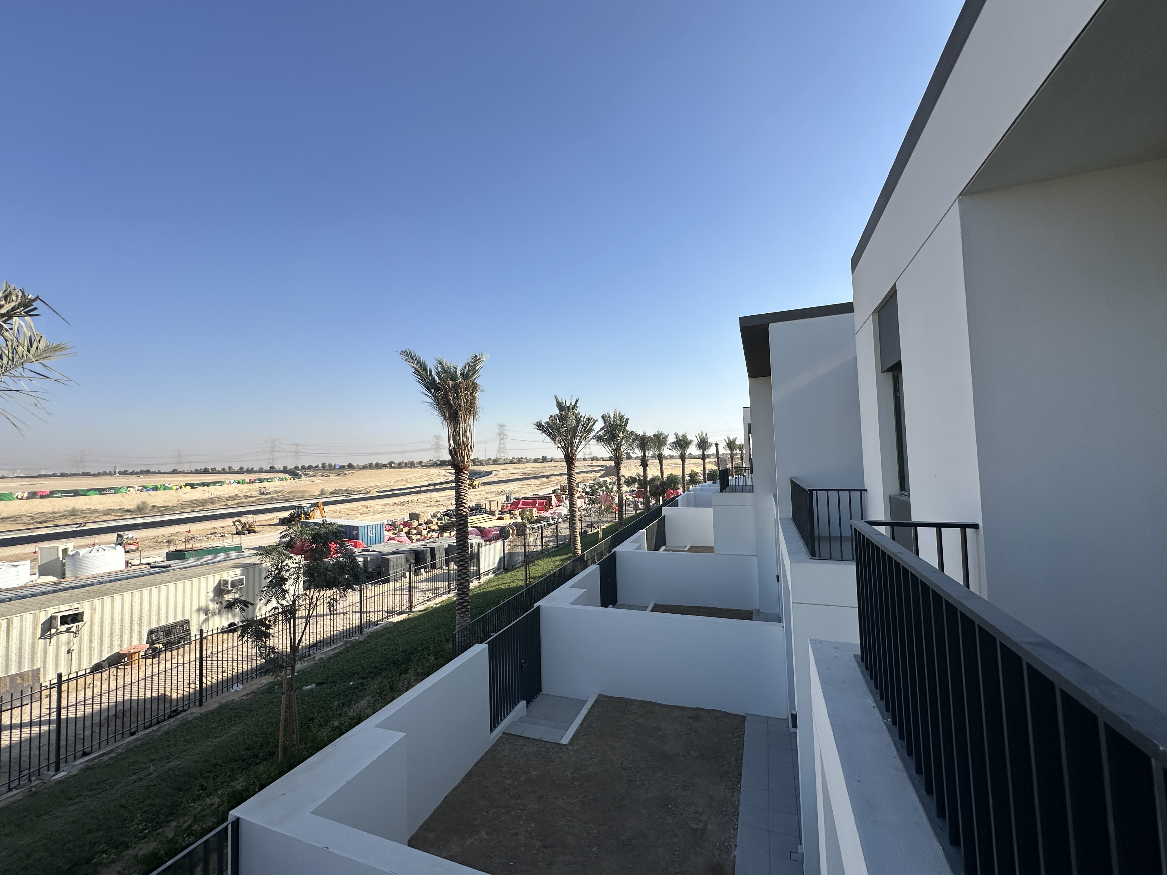 3 Bedrooms Townhouse in Raya