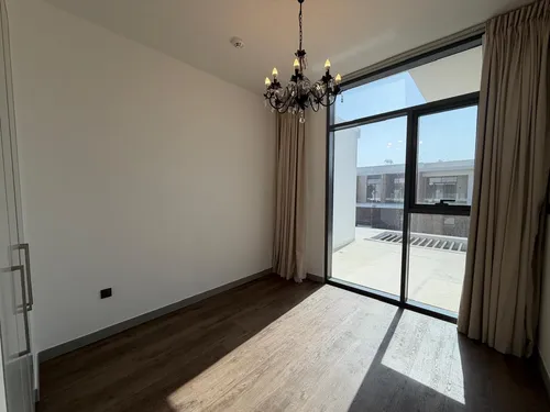 4 Bedrooms Townhouse in Ruba