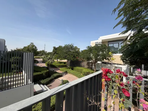 4 Bedrooms Townhouse in Ruba