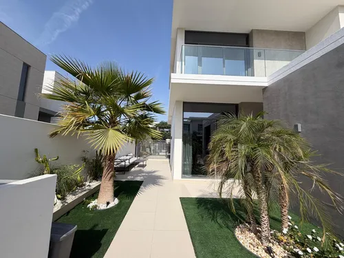 4 Bedrooms Townhouse in Ruba