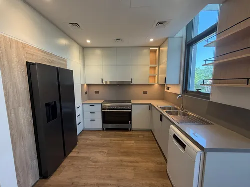 4 Bedrooms Townhouse in Ruba