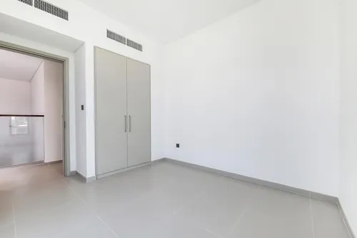 3 Bedrooms Townhouse in Joy