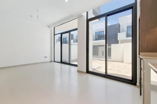 3 Bedrooms Townhouse in Joy