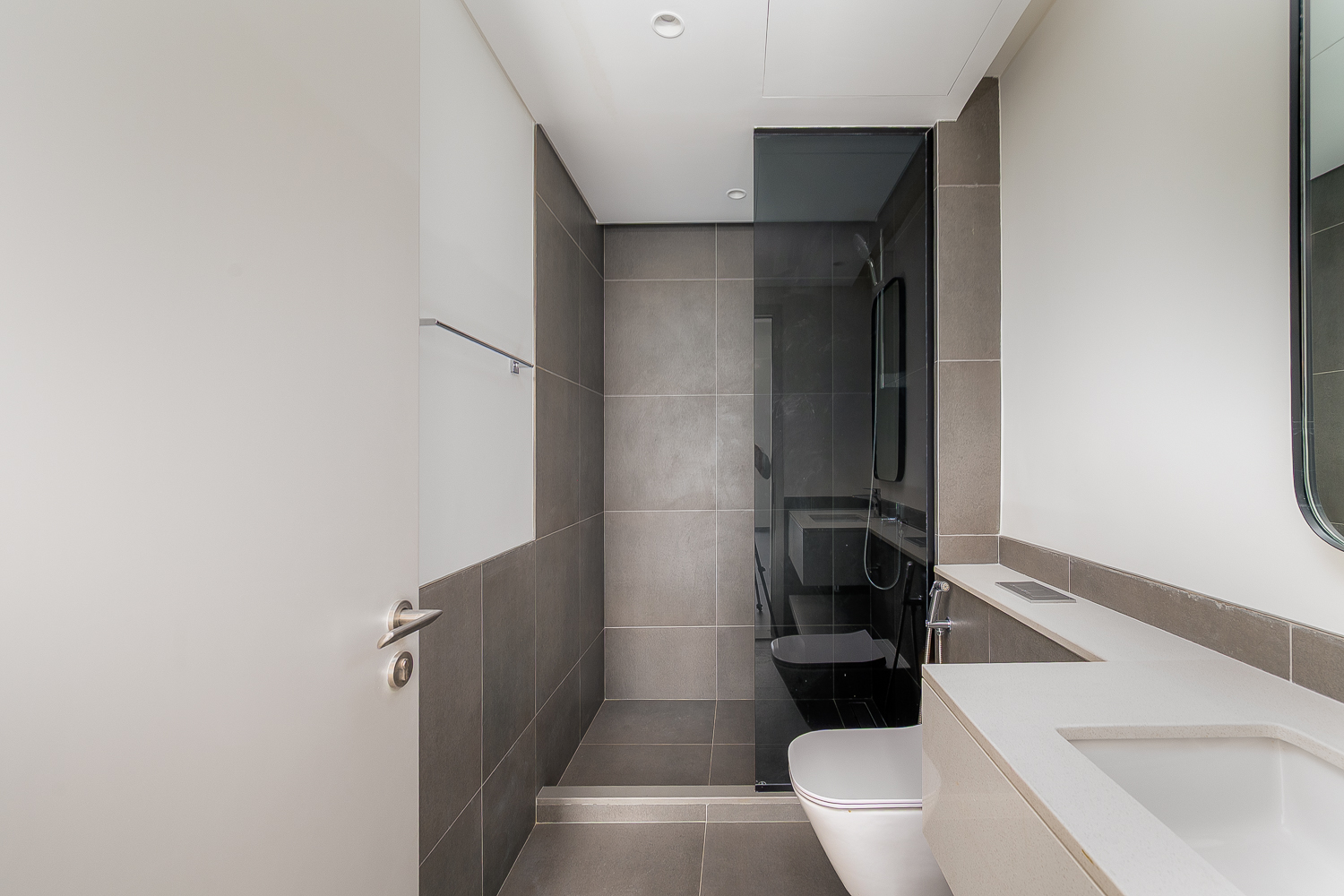 5 Bedrooms Villa in June