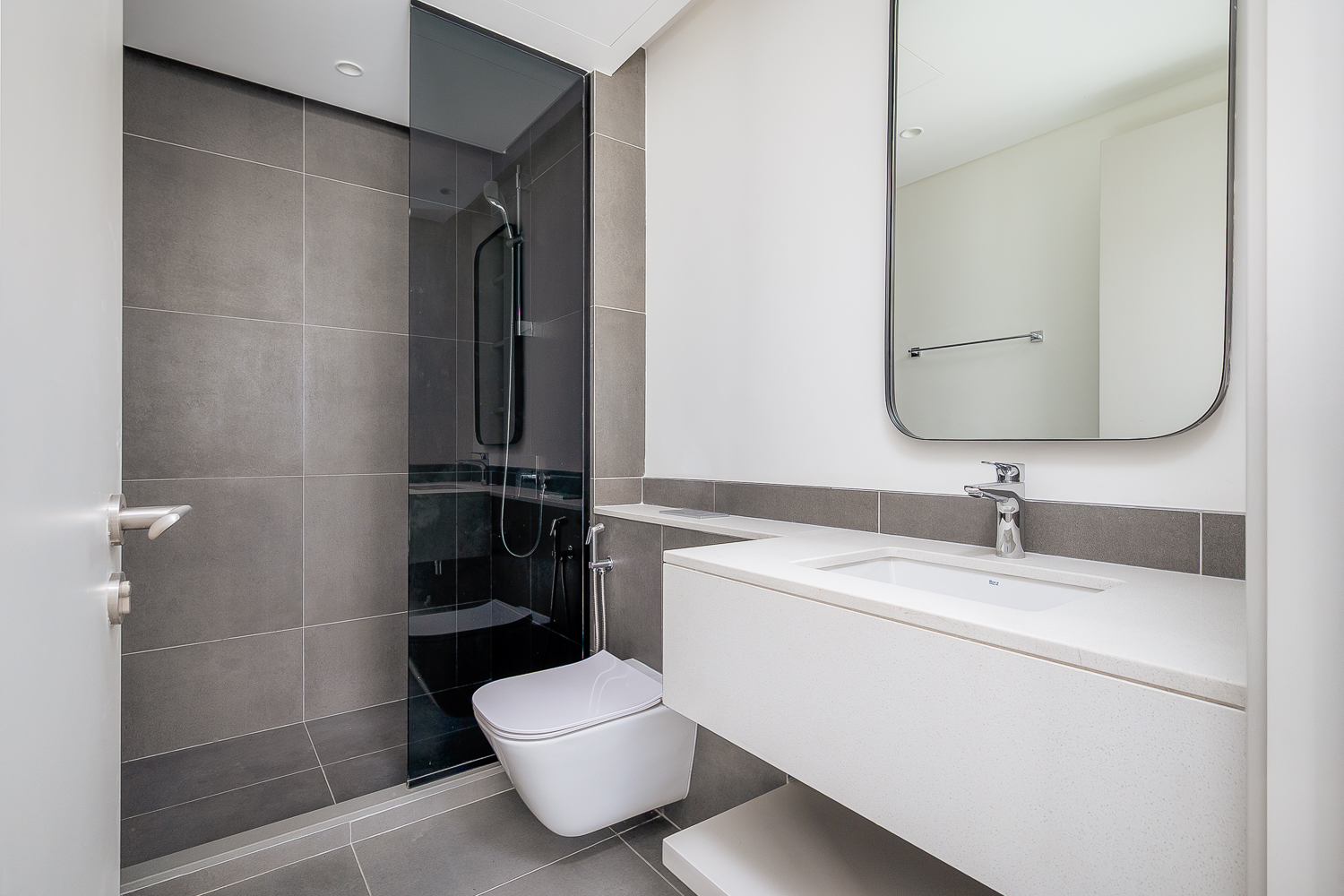 5 Bedrooms Villa in June