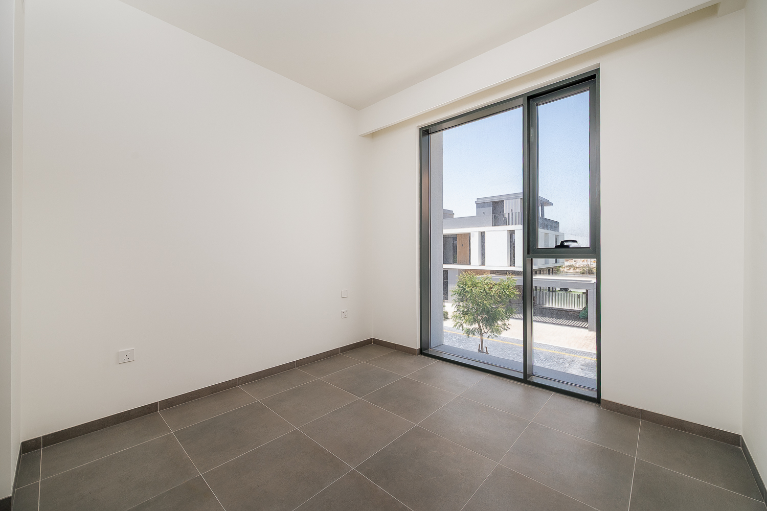 5 Bedrooms Villa in June