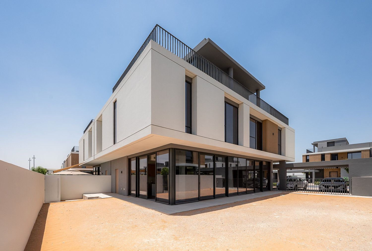 5 Bedrooms Villa in June