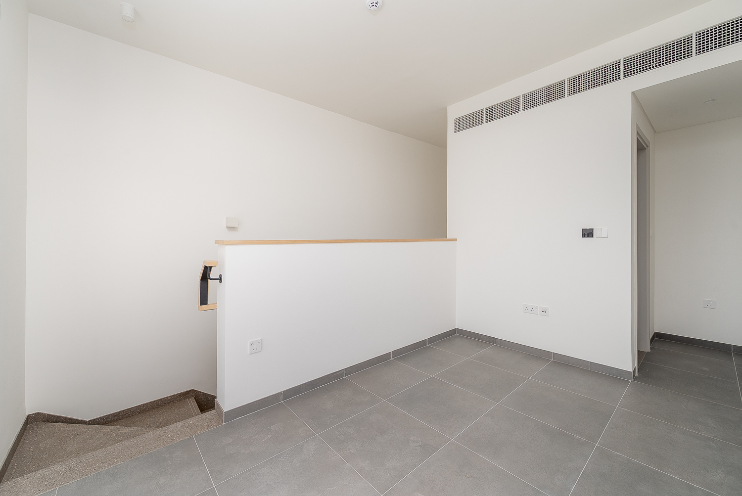 5 Bedrooms Villa in June