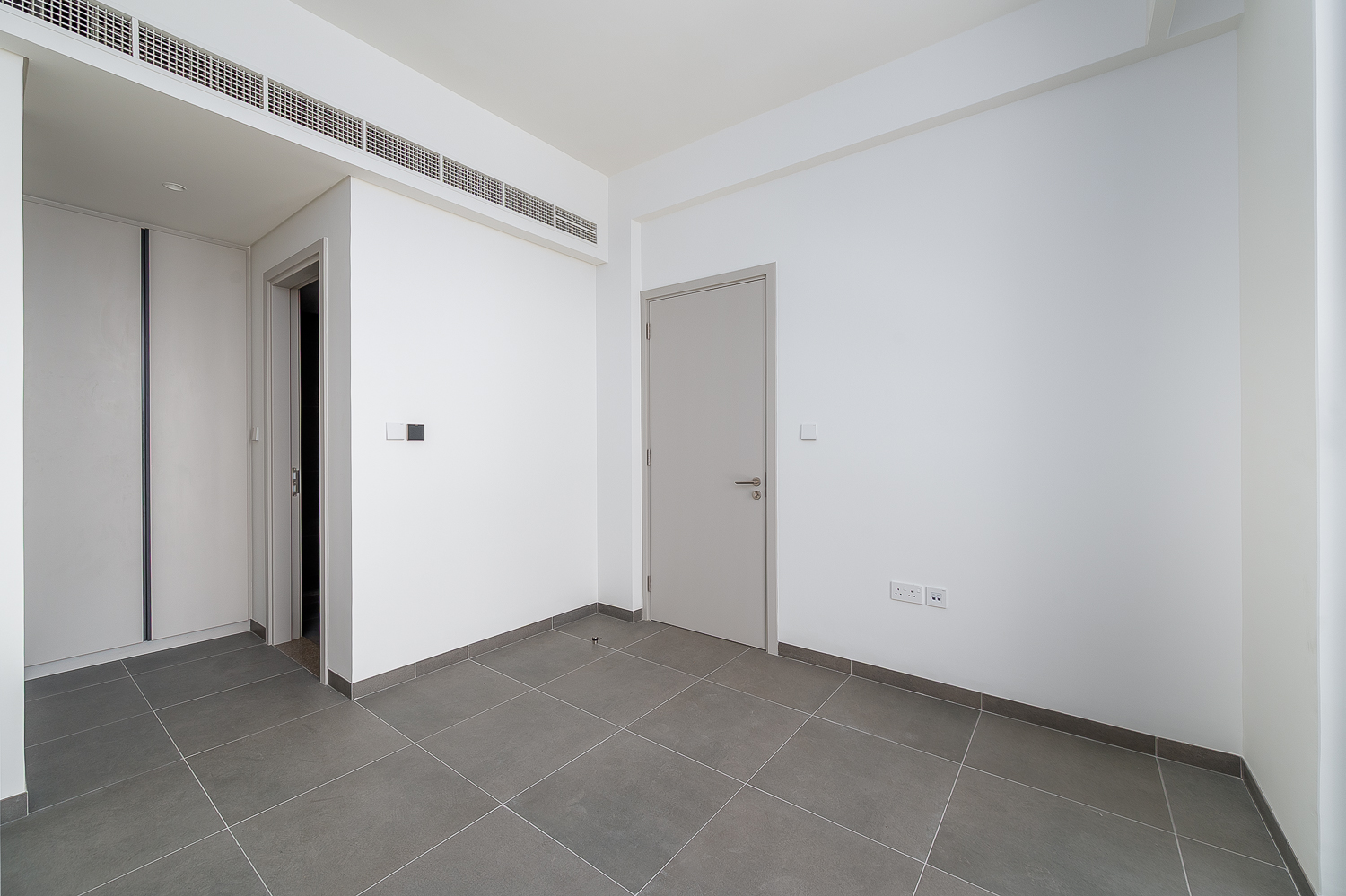 5 Bedrooms Villa in June