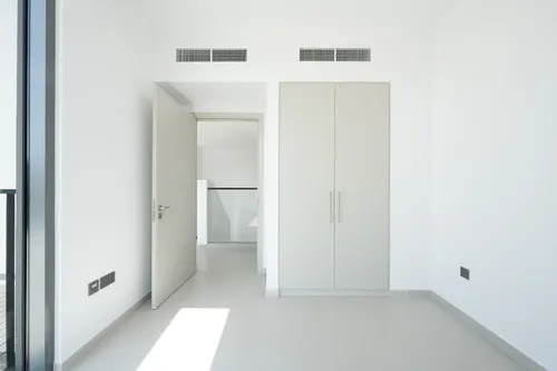 4 Bedrooms Townhouse in Sun