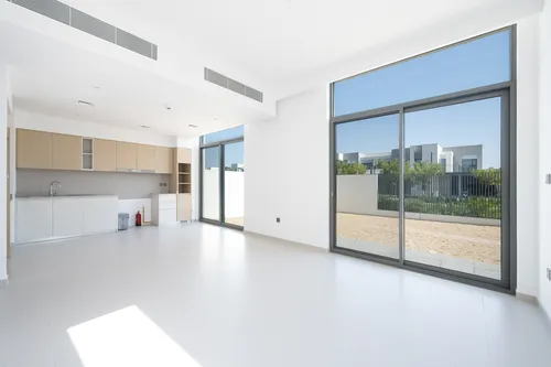 4 Bedrooms Townhouse in Sun