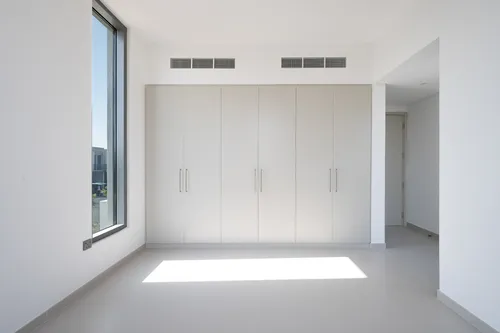 4 Bedrooms Townhouse in Sun