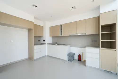 4 Bedrooms Townhouse in Sun