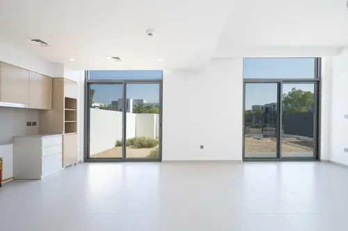 4 Bedrooms Townhouse in Sun