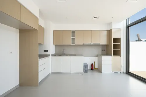 4 Bedrooms Townhouse in Sun