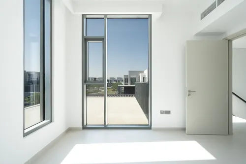 4 Bedrooms Townhouse in Sun