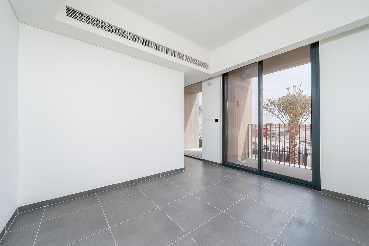 4 Bedrooms Townhouse in June