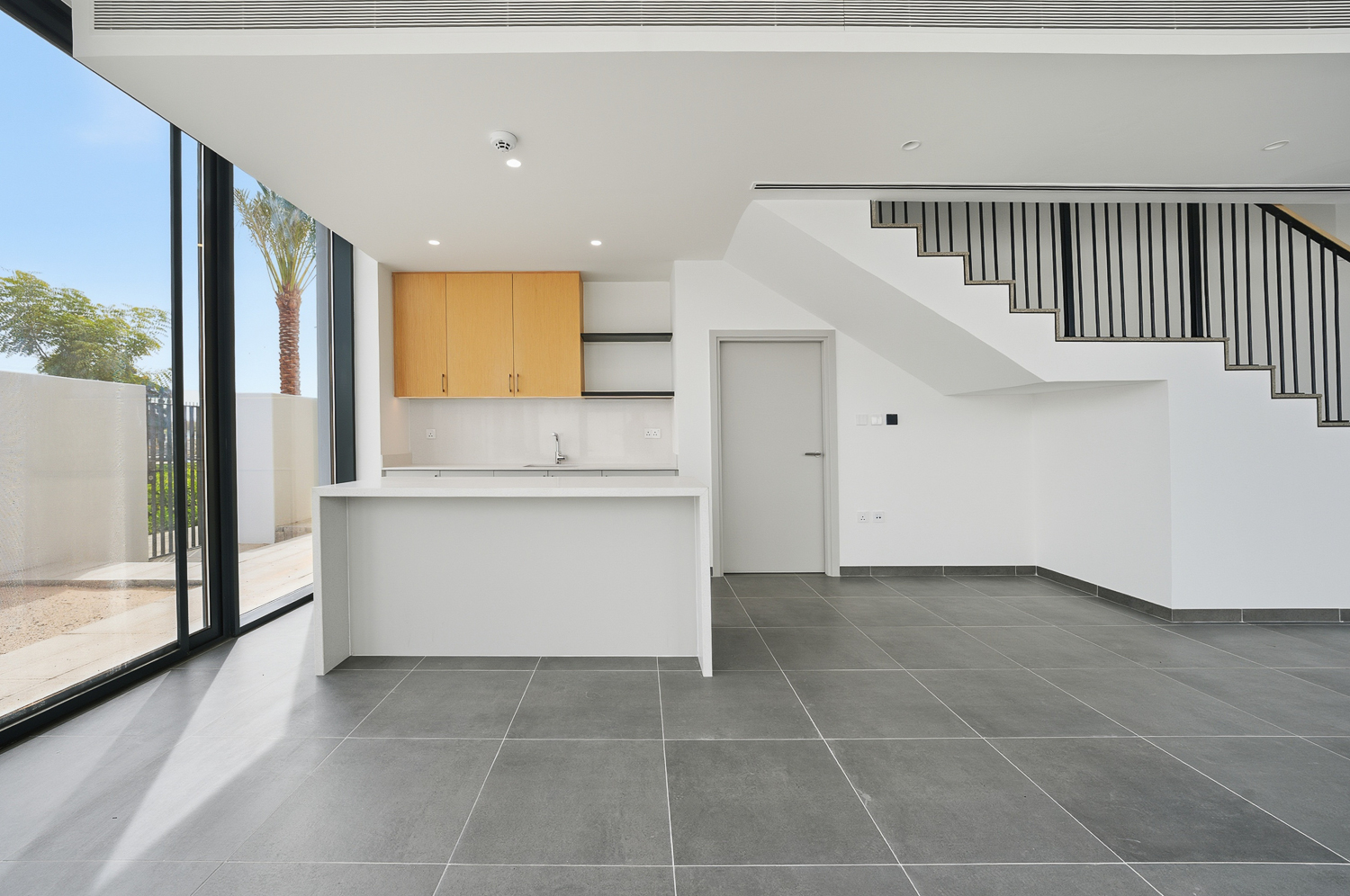 4 Bedrooms Townhouse in June