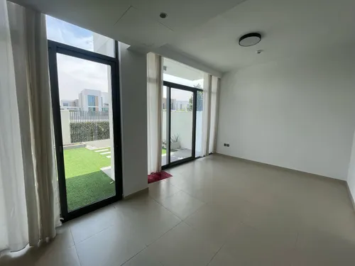 3 Bedrooms Townhouse in Joy