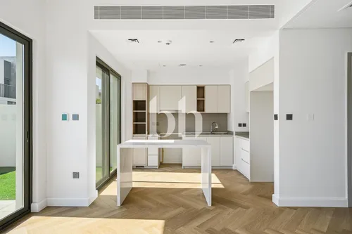 Upgraded Internal Unit | 12 Cheque Option | Vacant